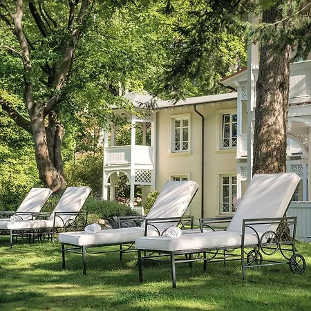 Roewers Privathotel & Отель Зеллин